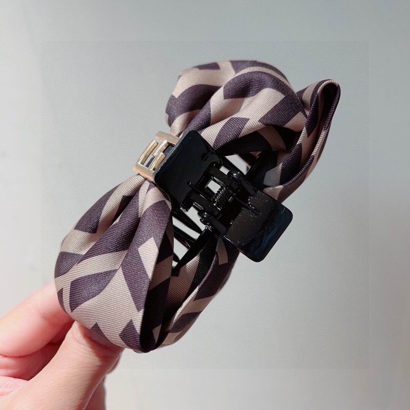 Fendi Hairpin hh (1)